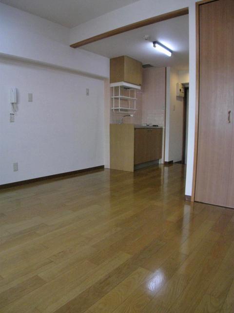 Living and room. Matsuyama Yamakoshi Gran Aruburu Yamakoshi II Interior