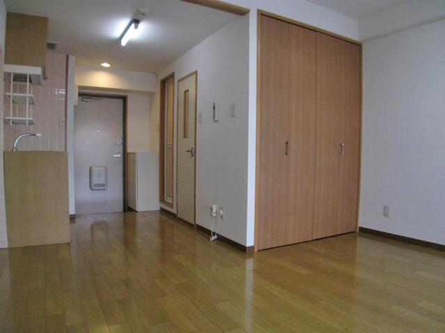 Living and room. Matsuyama Yamakoshi Gran Aruburu Yamakoshi II Interior