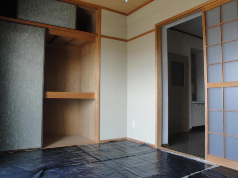 Living and room. Japanese-style room 6 quires