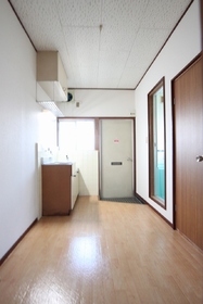 Living and room. In addition to Okemasu such as shelf of K3 quires refrigerator