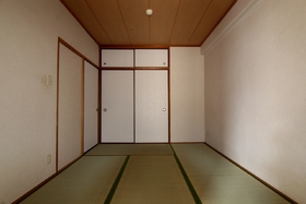 Living and room. There closet Japanese-style room 6 quires