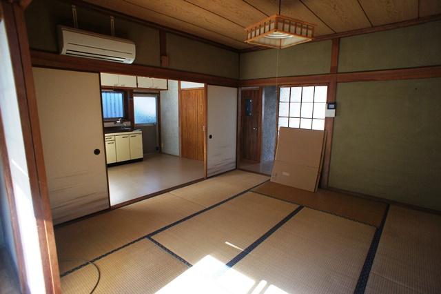 Living. Southeast Japanese-style room used as a living