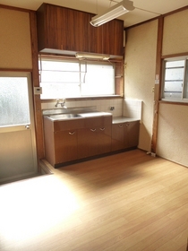 Kitchen. There is also a kitchen two-burner gas stove can be installed window