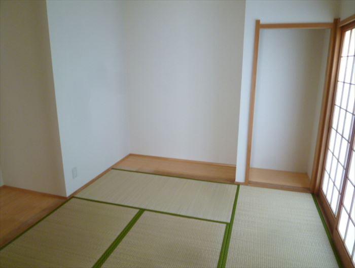 Non-living room. I entered the front door of Japanese-style room immediately, It will also come in handy at the time of a sudden customers