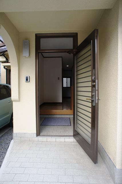 Entrance. How I opened the front door