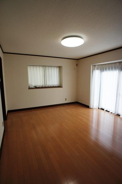 Living. State that opened the living room door