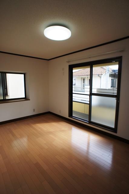 Non-living room. Second floor south Western-style