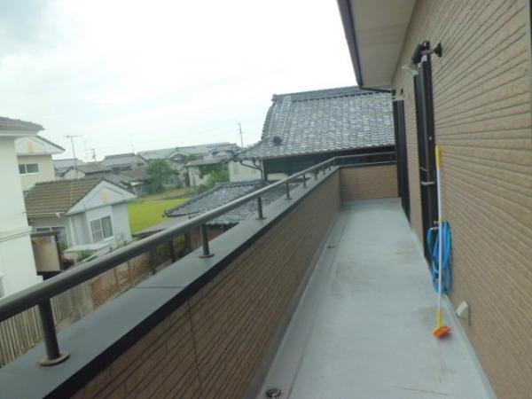 Balcony. South-facing with a wide veranda. 