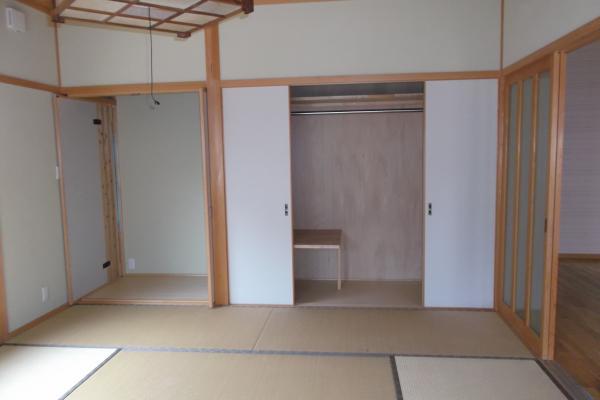 Other introspection. There are two mats between the plates to 8 tatami, Spacious and has.