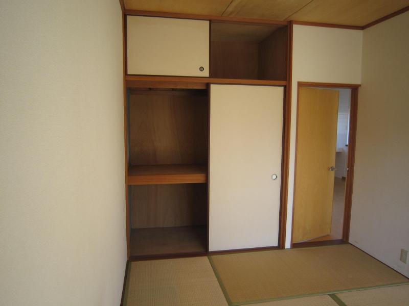 Other. Corporate Love 1st floor Japanese-style room 6 tatami Armoire