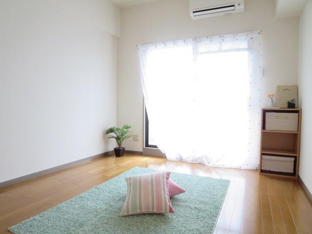 Living and room. Matsuyama Minamiedo Phoenix Minamiedo Western style room