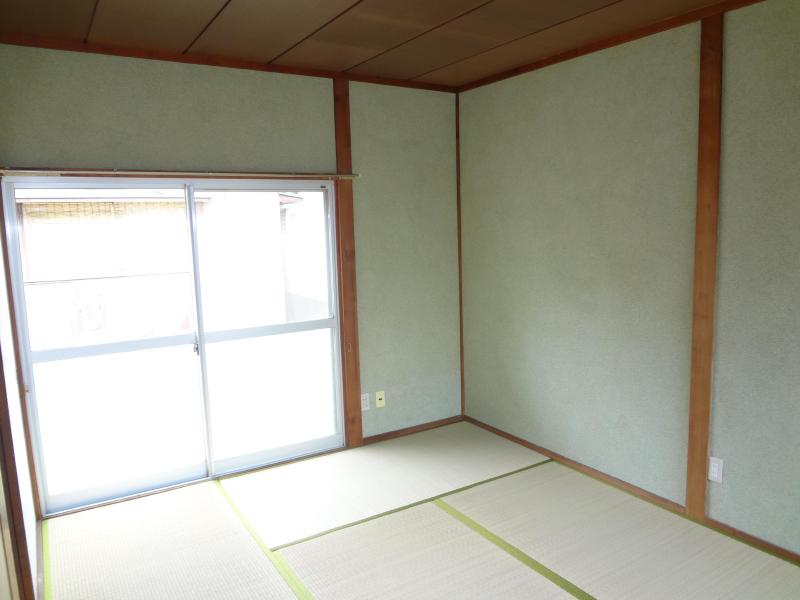 Living and room. Furukawakita Detached Japanese-style room facing south