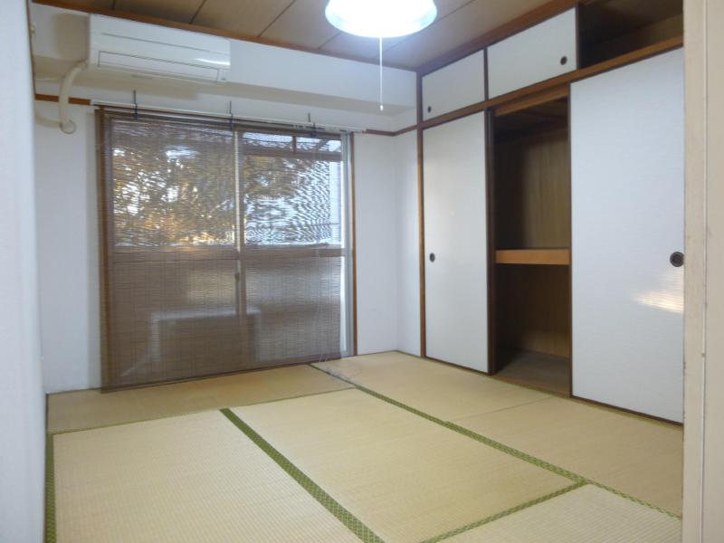 Living and room. Japanese-style room 6 tatami Receipt