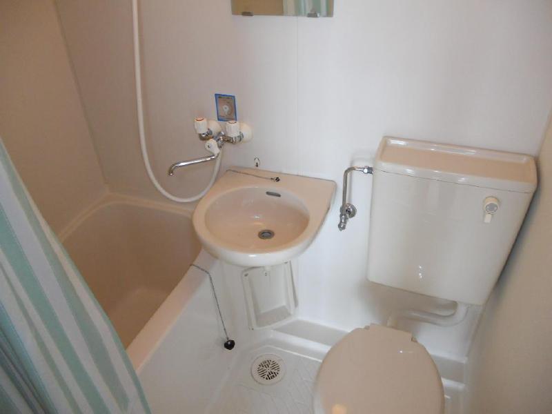 Bath. Sunny Heights Nishinagato One-room Bath · Toilet