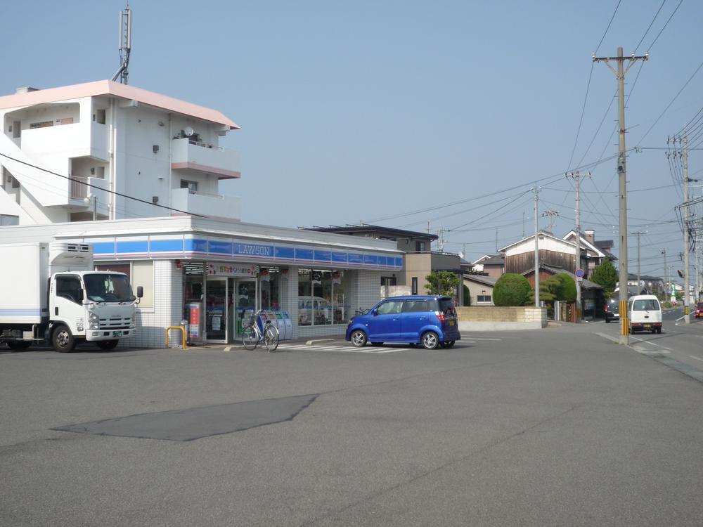 Convenience store. 362m until Lawson Niihama Takatsu shop