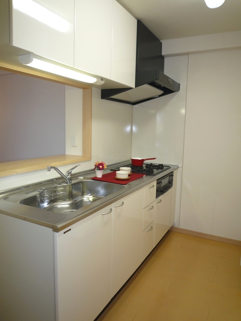 Living and room. It is a popular counter kitchen ☆