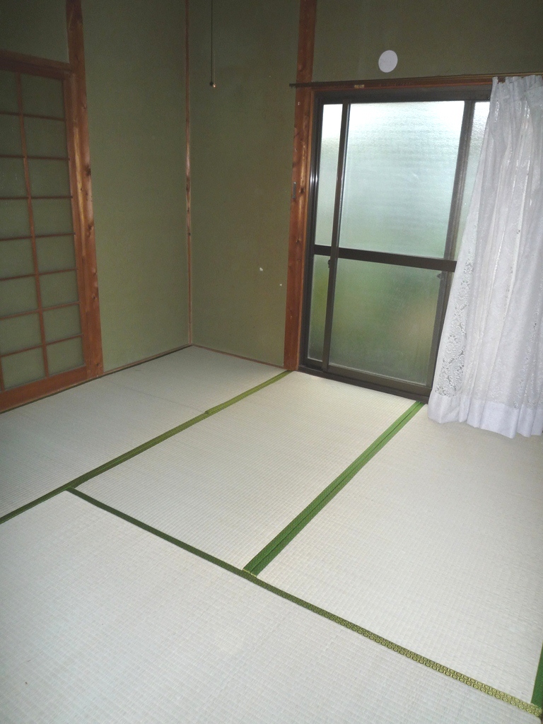 Living and room. 4.5 is the Pledge of Japanese-style room