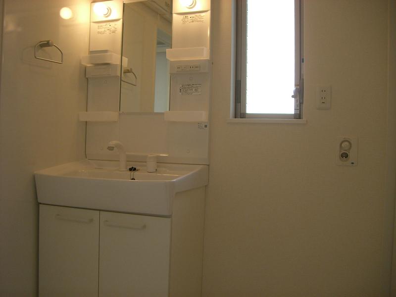 Wash basin, toilet. Indoor (January 2011) shooting