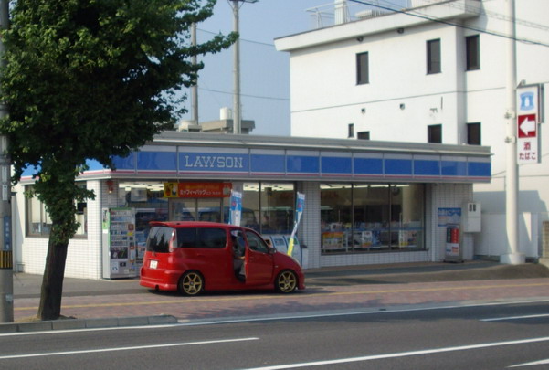 Convenience store. 637m until Lawson Niihama Miyanishi Machiten (convenience store)