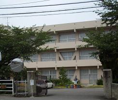 Primary school. Niihama City Izumikawa to elementary school (elementary school) 795m