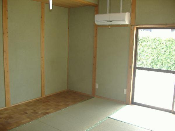 Non-living room. Air conditioning new! Tatami Omotegae already