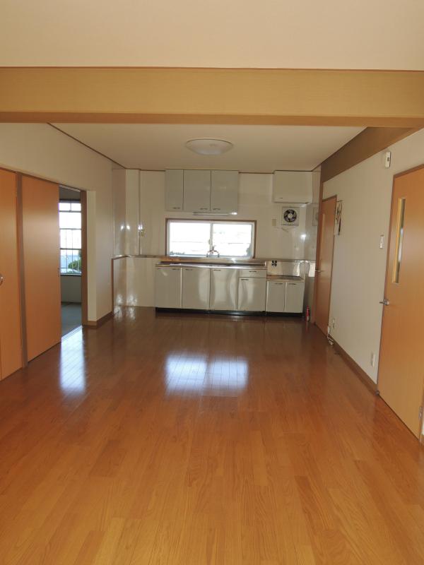 Living and room.  ☆ Spacious LDK ☆
