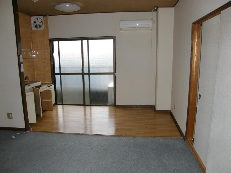 Living and room.  ☆ Spacious LDK ☆