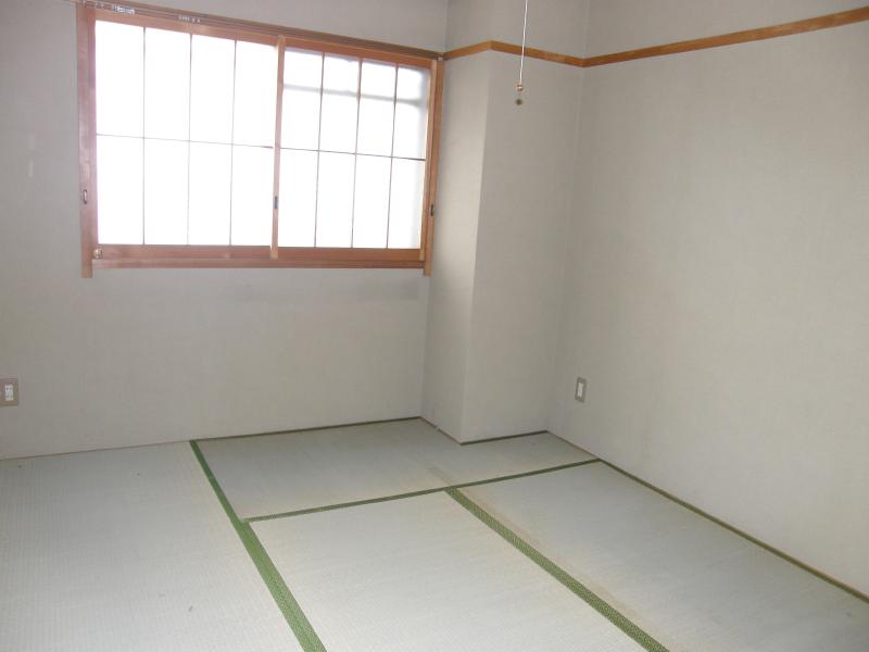 Toilet.  ☆ Bright Japanese-style room ☆