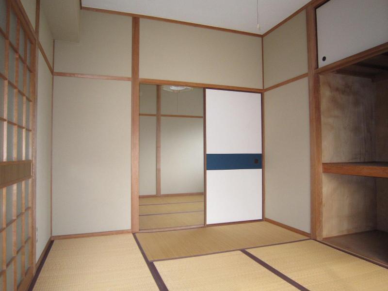 Living and room. Japanese-style room 6 tatami