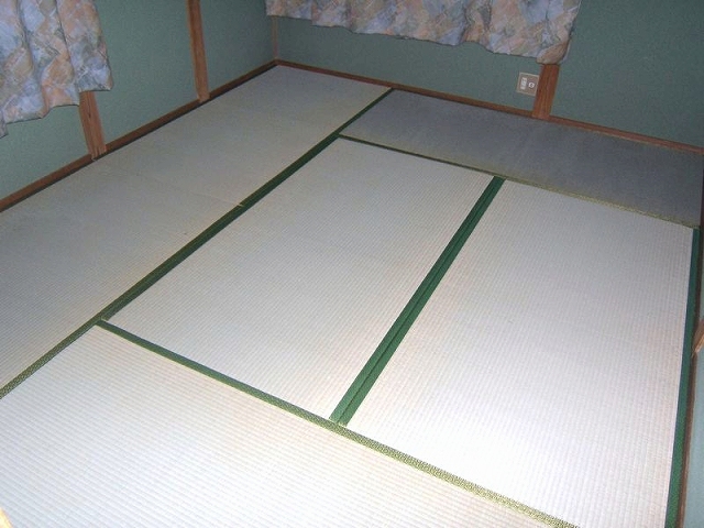 Living and room. Already tatami exchange.