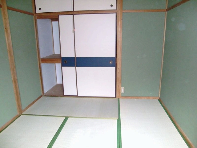 Living and room. Second floor Japanese-style room There are a lot of storage is.