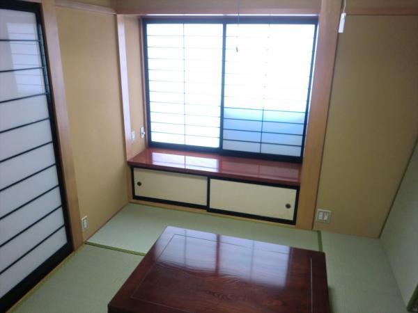 Non-living room. Japanese-style room on the ground floor with a digging your stand
