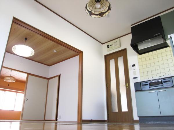 Living. You can use in a Japanese-style room 2 room and continued