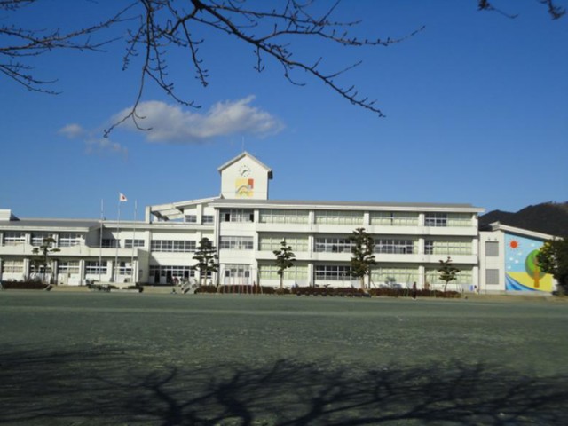 Primary school. Tateishi up to elementary school (elementary school) 1500m