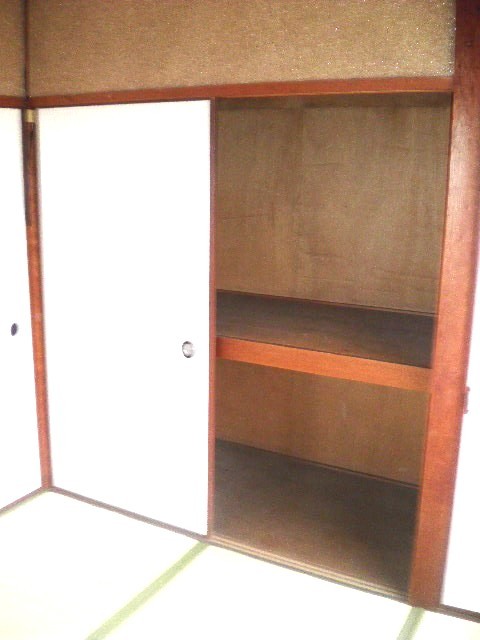 Other room space. There is a closet in the Japanese-style room. 