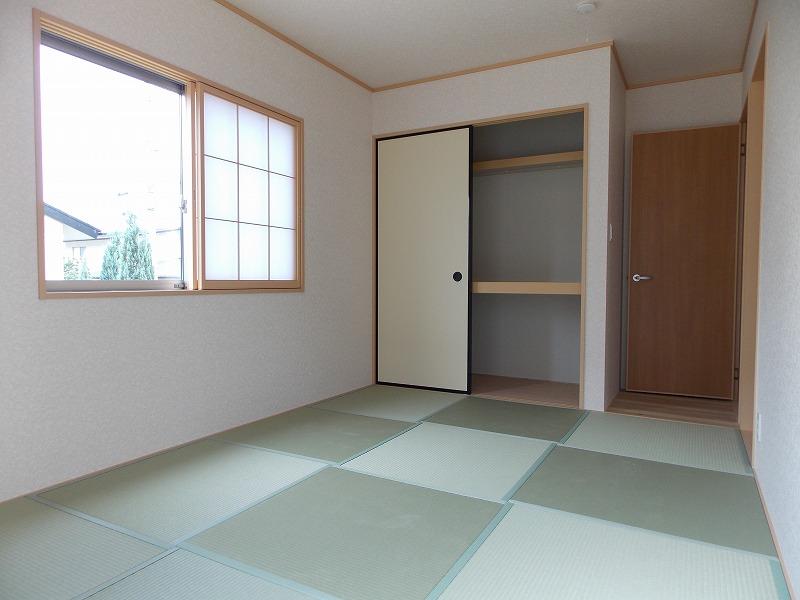 Same specifications photos (Other introspection). Is a Japanese-style room It is useful to have a little Japanese-style room at the time of visitor (^_^) /