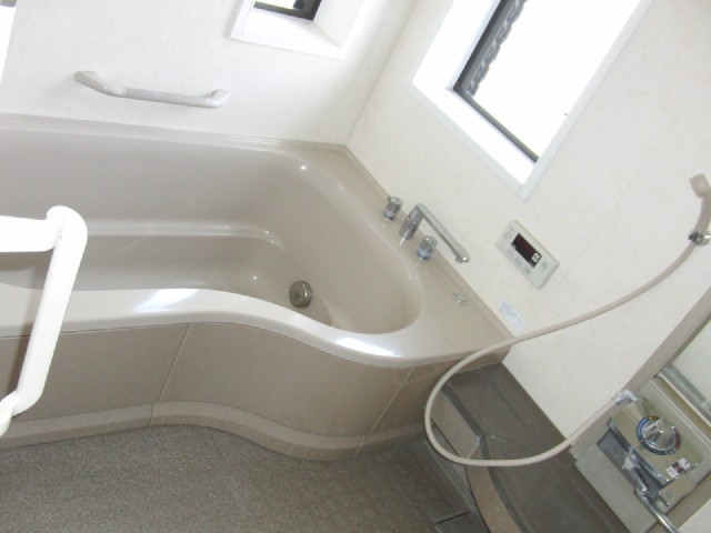 Bath. Yes reheating Yes Bathing window