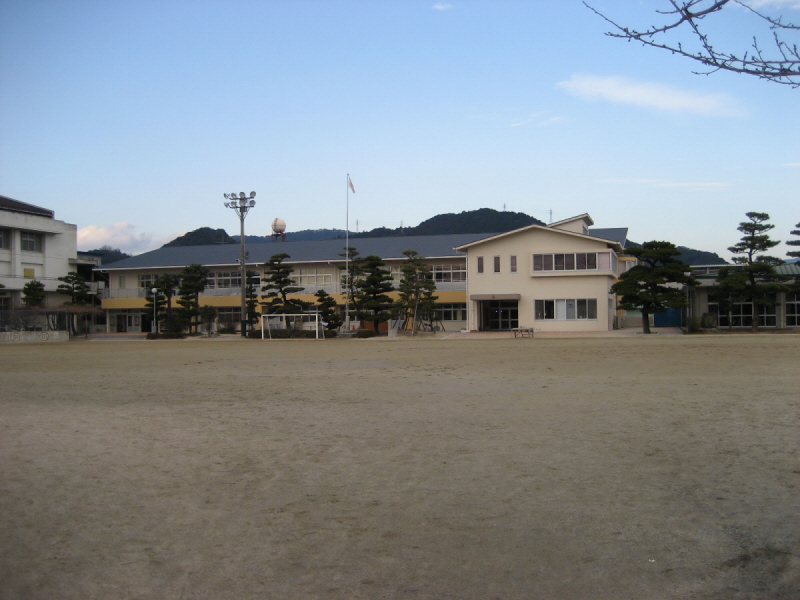 Primary school. Miwa up to elementary school (elementary school) 1200m