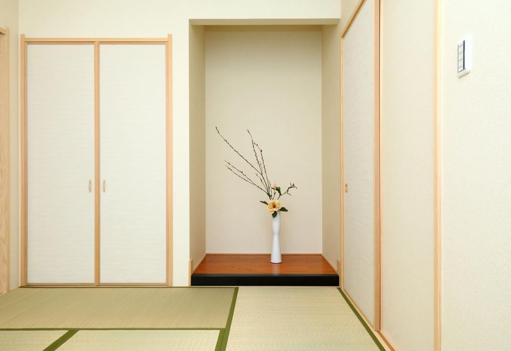 Other introspection. Authentic Japanese-style room with an alcove. Room (May 2012) shooting