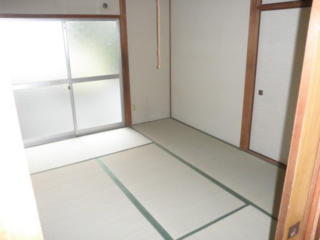 Living and room. Japanese-style room to settle