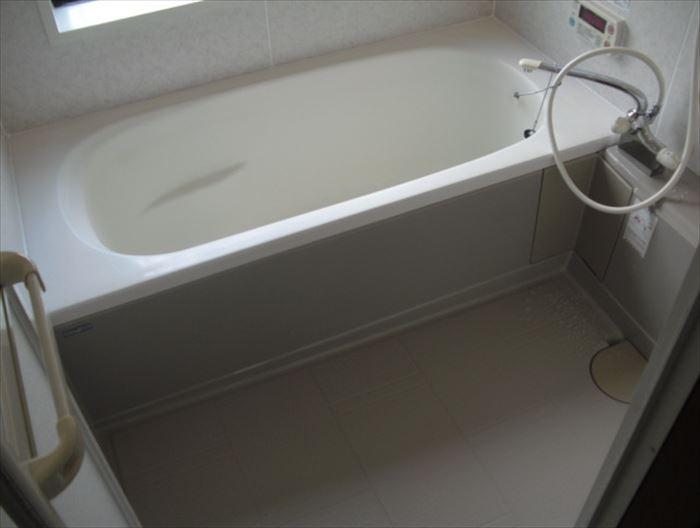 Bathroom. Bathing of loose Hitotsubo type