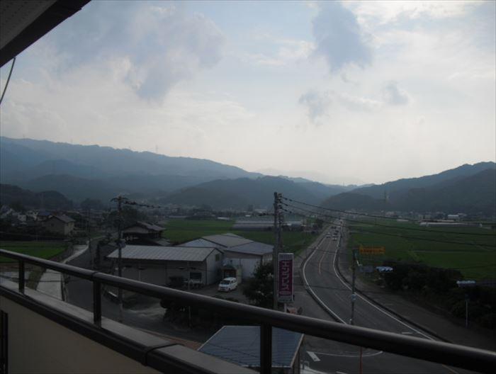 View photos from the dwelling unit. You can enjoy the magnificent scenery