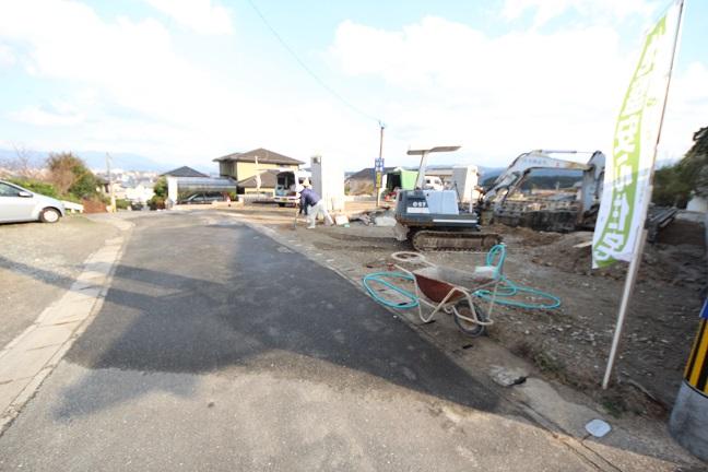 Local photos, including front road. Local (11 May 2013) Shooting