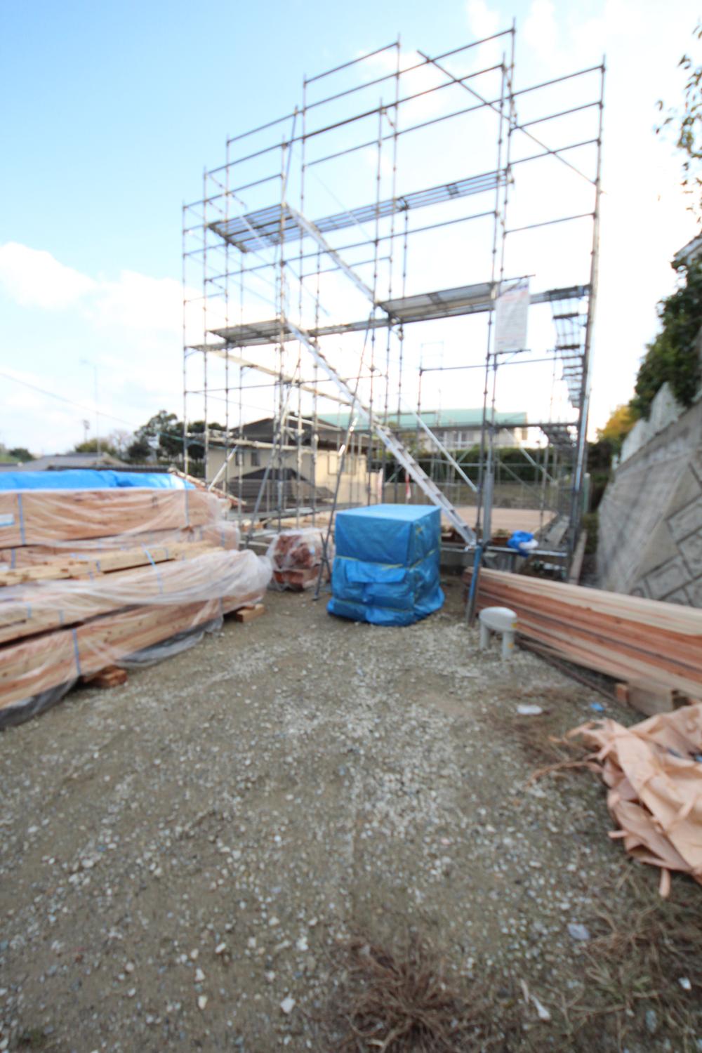 Local appearance photo. Local (11 May 2013) Shooting