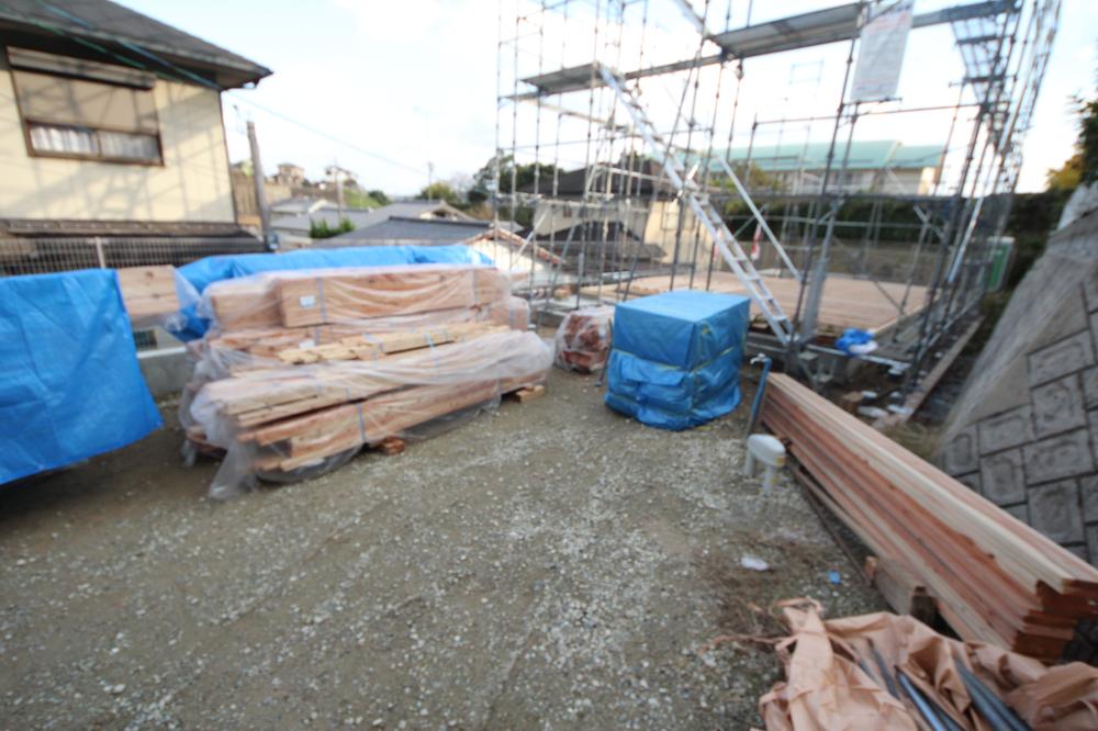 Local appearance photo. Local (11 May 2013) Shooting