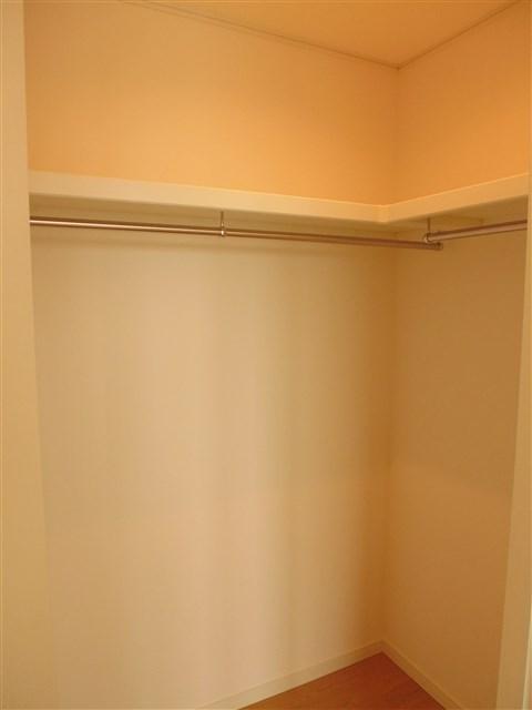 Receipt. Walk-in closet