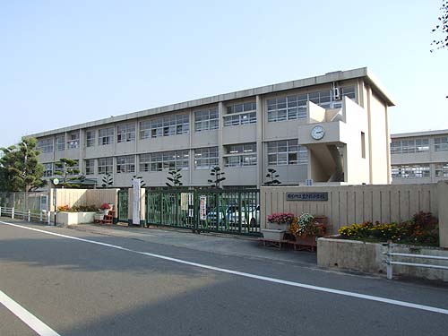 Primary school. 425m until Nakagawa Municipal Iwadokita elementary school (elementary school)