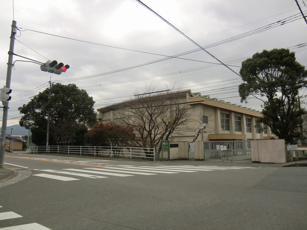 Junior high school. 筑山 1300m until junior high school (junior high school)