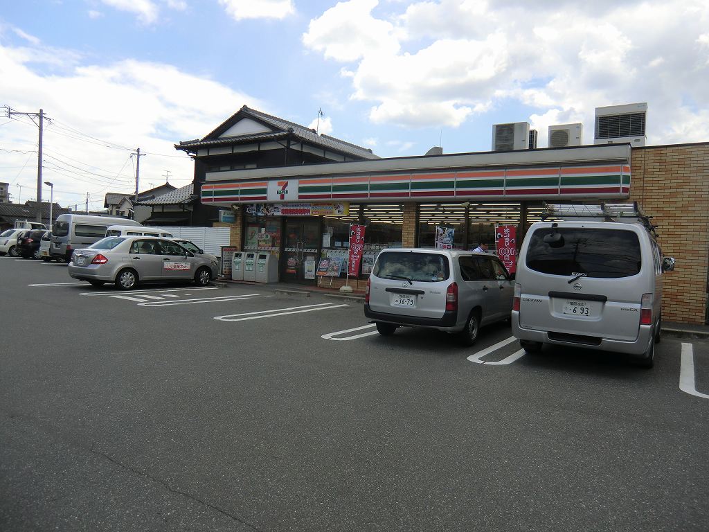 Convenience store. Seven-Eleven Chikushino Musashi store up (convenience store) 121m