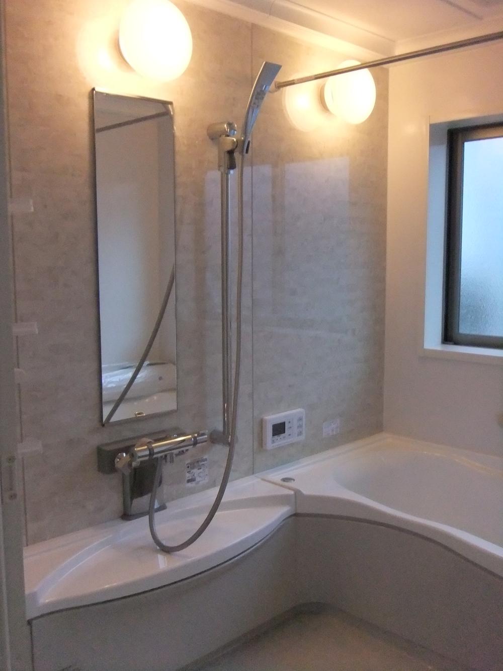 Bathroom. Indoor (12 May 2013) Shooting